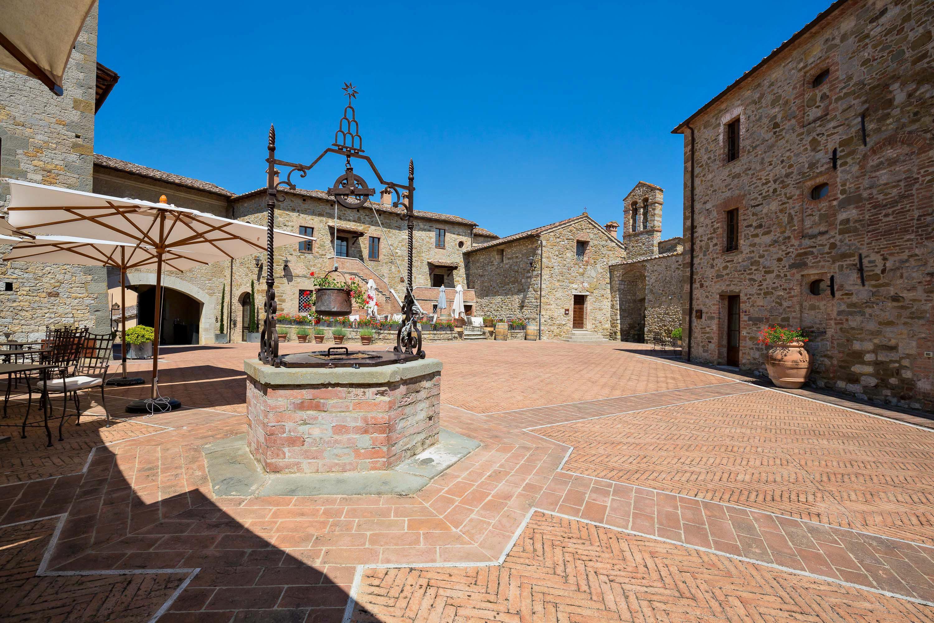 Castel Monastero - The Leading Hotels Of The World Кастельнуово-Берарденґа Екстер'єр фото