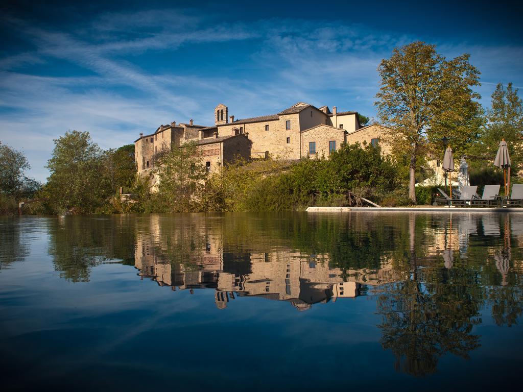 Castel Monastero - The Leading Hotels Of The World Кастельнуово-Берарденґа Екстер'єр фото